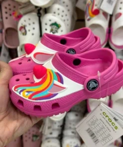 pallets de crocs en liquidación