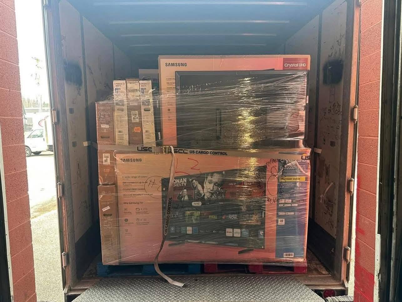 pallets de televisores en liquidación